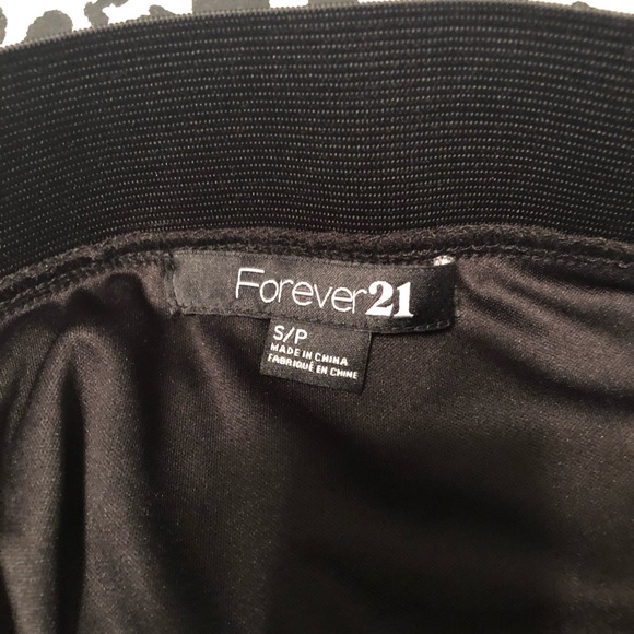 Forever 21 Gold & Black Skirt - Picture 3 of 5